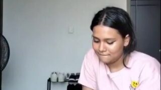 मकानमालिक की बेटी ने लड़के का लंड लिया चूची हिला हिला के