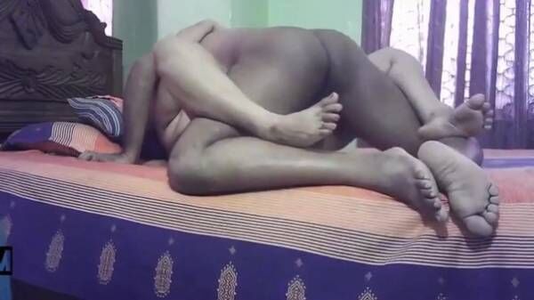 Busty Dhaka aunty