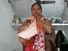 mallu aunty strip show boobs and pussy