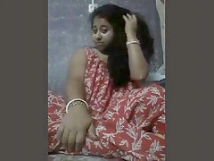 Boudi Showing Her Pussy