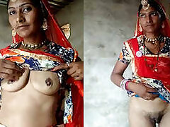 Rajasthan Bhabi Showing her Boobs pussy To bf