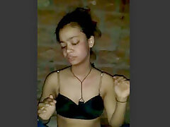 Desi girl sucking and fucking with loud moans and clear hindi talking
