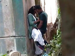Desi Lover OutDoor Fucking MMS