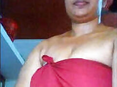 Malayalam bhabhis big breasts get the attention they deserve