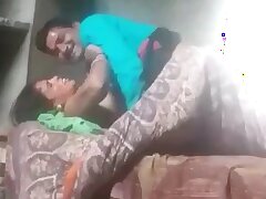 Village bhabhi fucking by lover