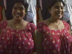 desi aunty huge boobs