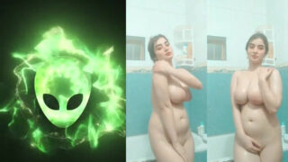 Viral MMS Sex video of a Pakistani TikTok star bathing