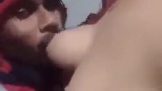 गाँव की आंटी के बूब्स चूस के चूत चाटी लवर ने