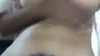 वर्जिन देसी लड़की ने हेरी चूत दिखाई न्यूड एमएमएस में