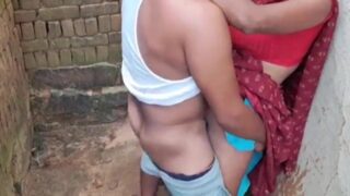 150 में विलेज रंडी को खड़ा शॉट लगाया!