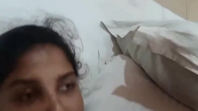 Ek baar karne do naa – Marathi girl oyo rooms video
