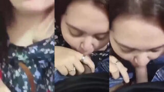 Lucky guy gets deep sucking by himachal milf aunty
