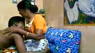 Mature tamil aunty fucked hard in her desi scandal video