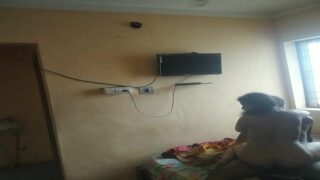 सेक्सी लड़की को बंधन बेंक वाले ने ओयो रूम्स में चोदा