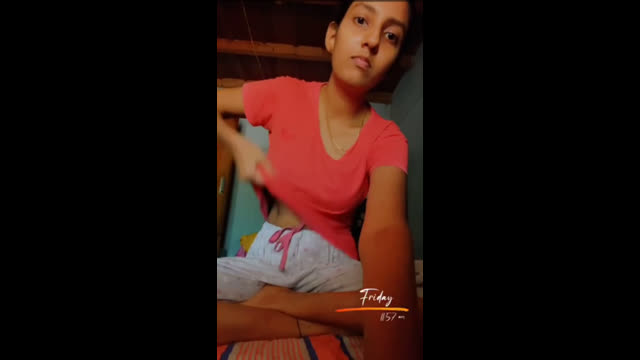 Beautiful Mallu Girl Showing girl sex video