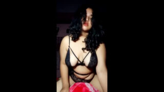 Horny Sexy Indian Chubby Babe Showing & Blowjob updates