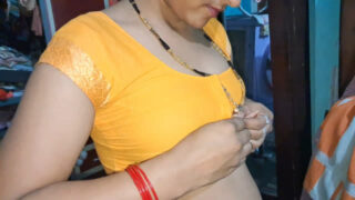 indian kavya bhabhi changing cloth front of boyfriend