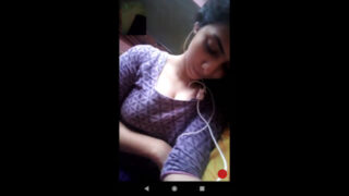 Beautiful Mallu GF Showing & Mastrubating on VC with Boyfriend