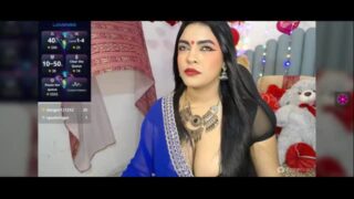 Hot Bangla Bhabhi bending show hot deep cleavage