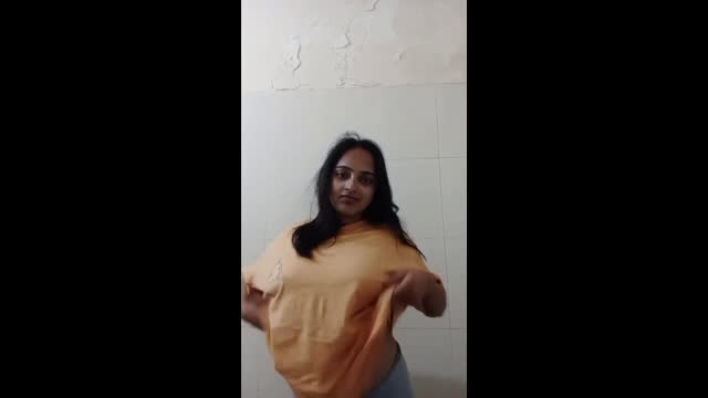 Beautiful Sexy Gf Showing Her Bigboobs beautiful sex video