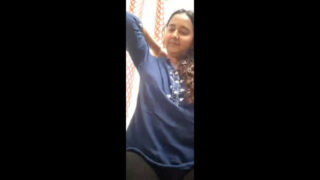 Beautiful Sexy Indian Gf Showing