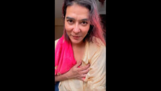 Insta Influencer and MILF Sheetal Sahni masturbating her hairy pussy by cucumber