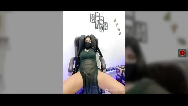 Hot Desi Girl in Green Salwar Fingering her pussy salwar sex video