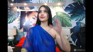Hot Bhabhi Wearing Only Saree showing her boobs