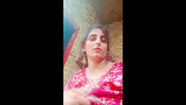 Pakistani Bhabhi from the Village Boobs & Pussy Display display sex video