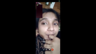 Sexy Bengali Girl Showing