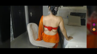Desi Indian Wife: Alluring Saree Draping & Elegant Body Curves